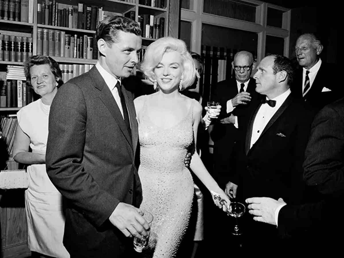 Marilyn Monroe Death Reason Marilyn Monroe Was Poisoned By John F Kennedy Brother Bobby Claims Ex Cop मर ल न म नर क प र व अम र क र ष ट रपत क भ ई न द य थ स क र ट जहर प र व