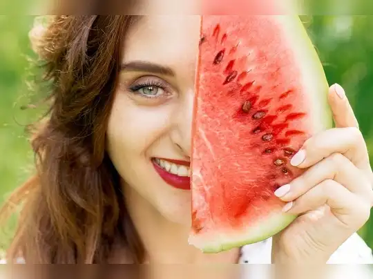 Beauty Benefits Of Watermelon In Tamil ம கத த க க இன ஸ டண ட க ள க ட க க தர ப சண ப த ம ம ஆன இப பட த த ன பயன பட த தண ம Samayam Tamil