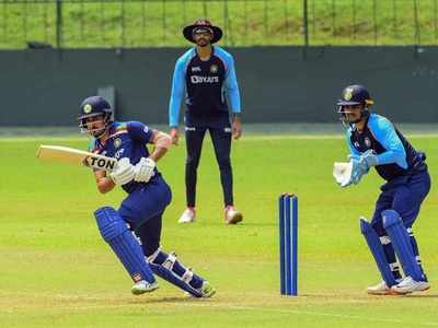 श्रीलंका से पहले आपस में भिड़े भारतीय खिलाड़ी, भुवी की टीम ने धवन XI को हराया 
