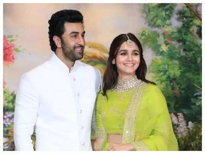 alia bhatt ranbir kapoor relationship: 'रणबीरसारखे लोक मी आजपर्यंत पाहिले नाहीत' असं का म्हणाली आलिया भट, जीवनात नेमके बदललेय तरी काय?