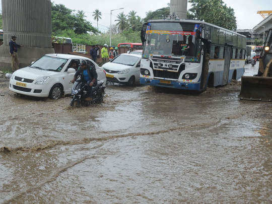 Karnataka rains: मूसलाधार बारिश के चलते छह की मौत, उत्तरी कर्नाटक में ऑरेंज अलर्ट 