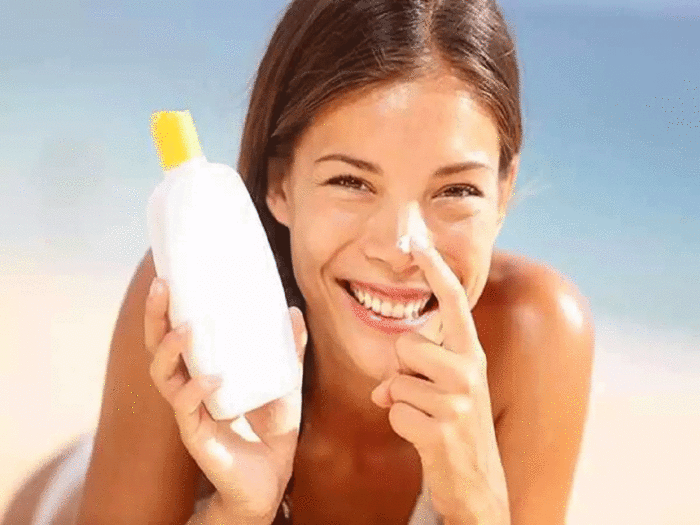 DIY Tips To Make Sunscreen At Home, बाजार से महंगा पड़ता है सनस्क्रीन, इसे  घर में बनाना है बेहद आसान और सस्ता - diy tips to make sunscreen at home  skin care