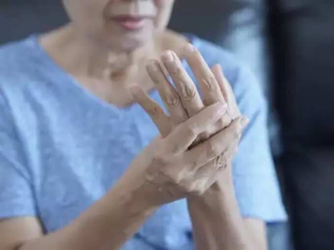 rheumatoid arthritis symptoms in tamil: Arthritis : எச்சரிக்கை, நடக்கும் போது வேலை செய்யும் போது மூட்டுகளில் சத்தம் வந்தால் அலட்சியம் வேண்டாம்! 8 samayam tamil Tamil News Spot