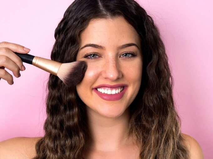 causes of clogged skin pores in tamil: சருமத்துளைகளில் அழுக்கு சேர்வதால் தான் பருக்களே வருகிறதாம், அதற்கு காரணம் என்ன தெரியுமா? 8 samayam tamil Tamil News Spot