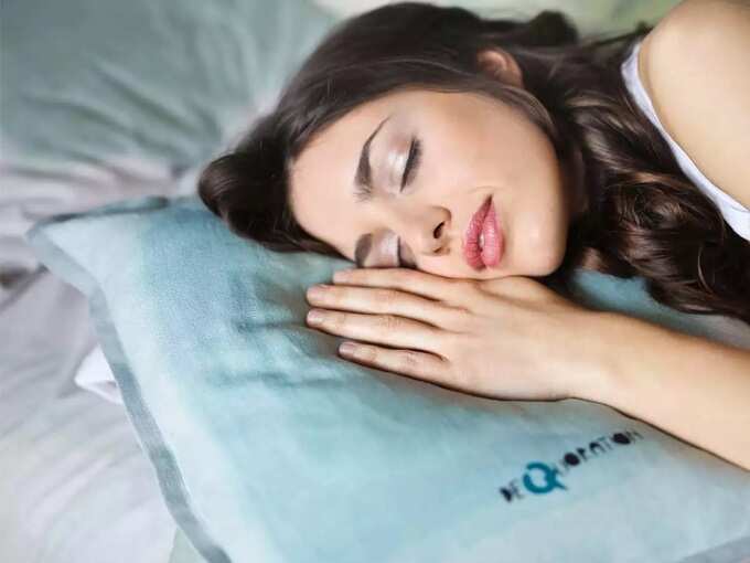 causes of clogged skin pores in tamil: சருமத்துளைகளில் அழுக்கு சேர்வதால் தான் பருக்களே வருகிறதாம், அதற்கு காரணம் என்ன தெரியுமா? 7 samayam tamil Tamil News Spot