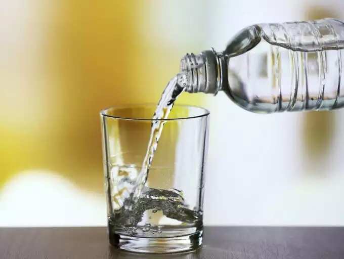 what is water fasting in tamil: நீர் உண்ணாவிரதம் : யாருக்கு நல்லது, யார் தவிர்க்கணும், எப்படி இருப்பது, பலன் என்ன தெரிஞ்சுக்கங்க! 8 samayam tamil Tamil News Spot