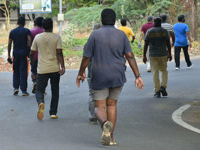 obesity problem: உடல் பருமனை குறைக்க கவலைப்படாதீங்க... இந்த சின்ன சின்ன விஷயத்த மட்டும் மாத்திக்கோங்க... 6 samayam tamil Tamil News Spot