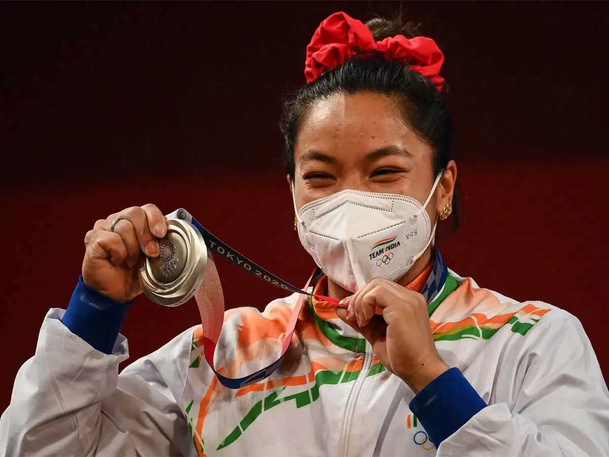 Mirabai Chanu Wins Silver Weightlifter Mirabai Chanu Wins Silver Medal In Tokyo Olympics म र ब ई च न न त क य ओल प क म ख ल भ रत क पदक क ख त ज त स ल वर म डल Navbharat Times