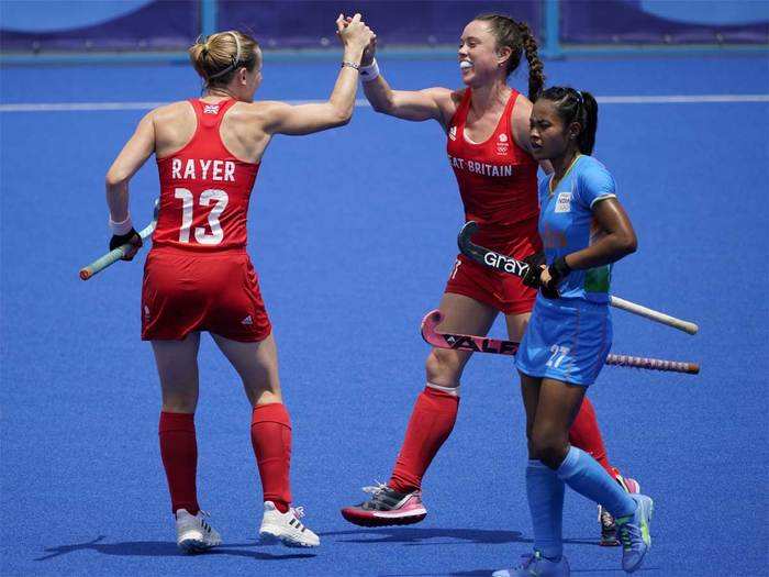 Indian women hockey team: india women hockey team great britain se hari: भारतीय  महिला हॉकी टीम ग्रेट ब्रिटेन से हारी - Navbharat Times