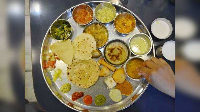 Healthy Eating : स्टील, तांबे, सिरेमिक की चांदी, कोणत्या प्रकारच्या भांड्यात जेवल्याने कोणता आजार होतो बरा?