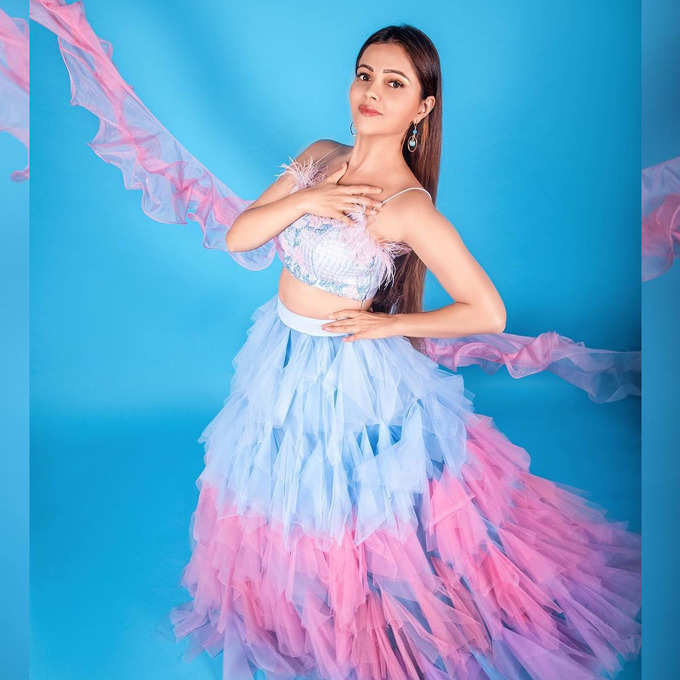 Rubina Dilaik Beautiful In Ruffle Skirt & Crop Top: rubina dilaik looks  gorgeous as barbie doll in latest photoshoot jaan kumar sanu calls her rose  falooda - MCE Zone