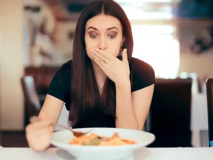 tips to reduce gastritis symptoms in tamil: Gastritis :இரைப்பை அழற்சி இருந்தா வயிறு முட்ட சாப்பிடகூடாது! வேறு என்னலாம் செய்ய கூடாது, செய்யவேண்டியது என்ன? 8 samayam tamil Tamil News Spot