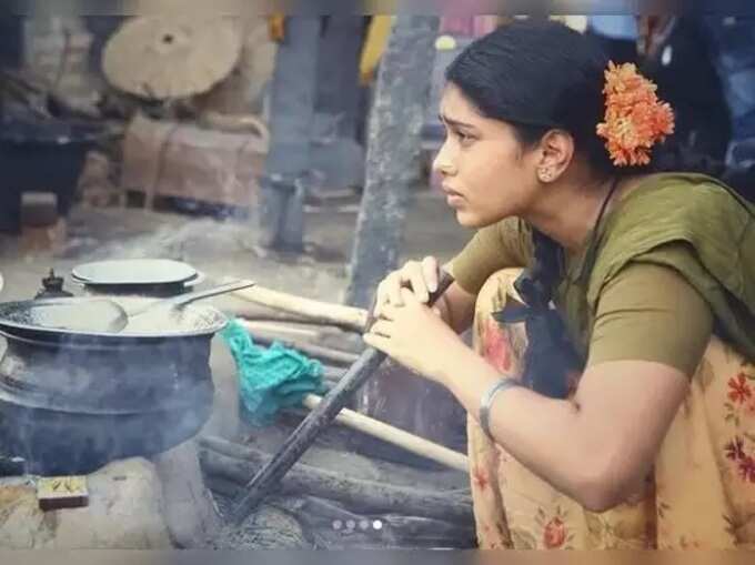 dushara vijayan: ஆர்யா நான் வெளியே கேள்விப்பட்ட மாதிரி இல்லை: துஷாரா 6 samayam tamil Tamil News Spot