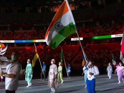 Team India At Closing Ceremony: अलविदा तोक्यो... क्लोजिंग सेरिमनी में बजरंग पूनिया ने थामा तिरंगा, भारत के लिए ऐतिहासिक रहा ओलिंपिक 