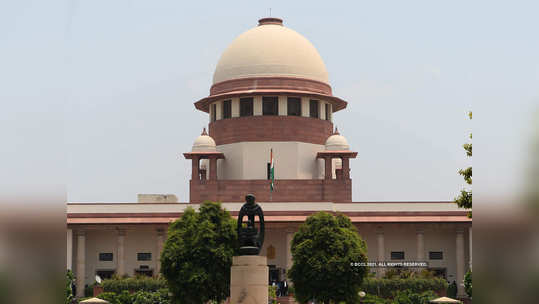 supreme court on pegasus row : पेगासस प्रकरणी सुप्रीम कोर्टाने याचिकाकर्त्यांना फटकारलं, 'व्यवस्थेवर थोडा तरी विश्वास ठेवा'