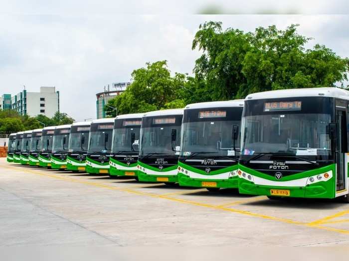 Electric Feeder Buses Electric Feeder Buses द ल ल म ट र क य त र य क ग र व र स इल क ट र क फ डर बस क त हफ म ट र स म र टक र ड स म ल ग ए ट र