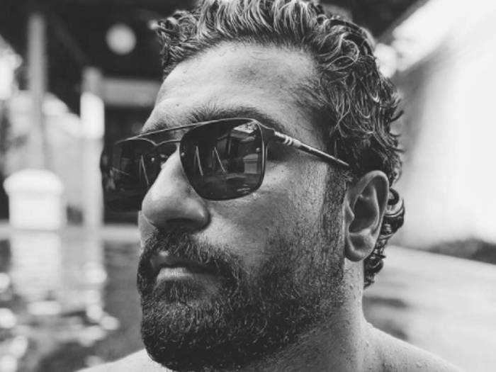 Vicky Kaushal Instagram Vicky Kausal Shares Black And White Photo Social Media Users Ask Are You Looking For Katrina Kaif व क क क शल न श यर क ब ल क ए ड व ह इट फ ट फ न स न कह