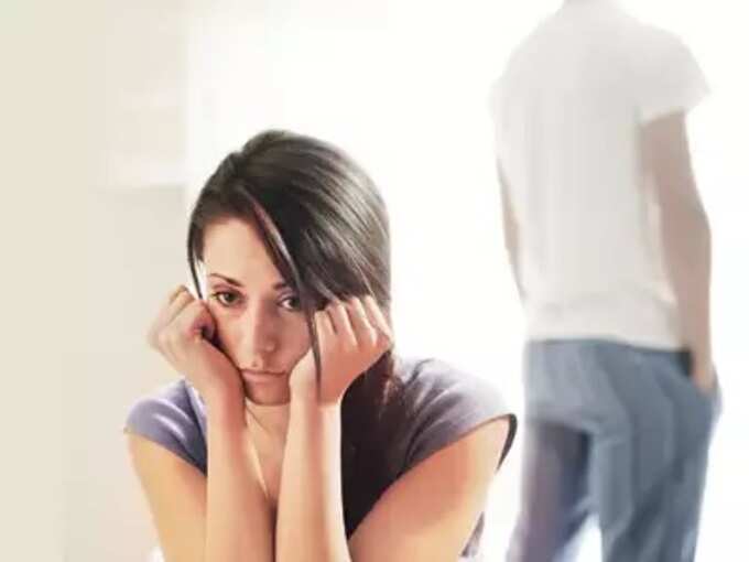 negative habits in relationship in tamil: தம்பதியர் உறவில் மோசமான விரிசலை உண்டாக்கும் விஷயங்கள்! இனிமே செய்யாதீங்க! 6 samayam tamil Tamil News Spot
