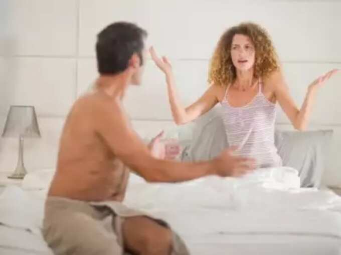 negative habits in relationship in tamil: தம்பதியர் உறவில் மோசமான விரிசலை உண்டாக்கும் விஷயங்கள்! இனிமே செய்யாதீங்க! 5 samayam tamil Tamil News Spot
