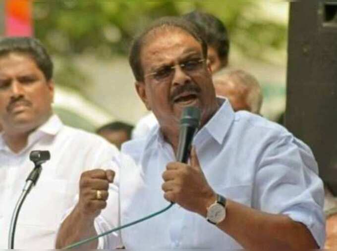 Sudhakara rule in Congress; Oommen Chandy, Chennithala and Mullappally with the complaint malayalam.samayam.com