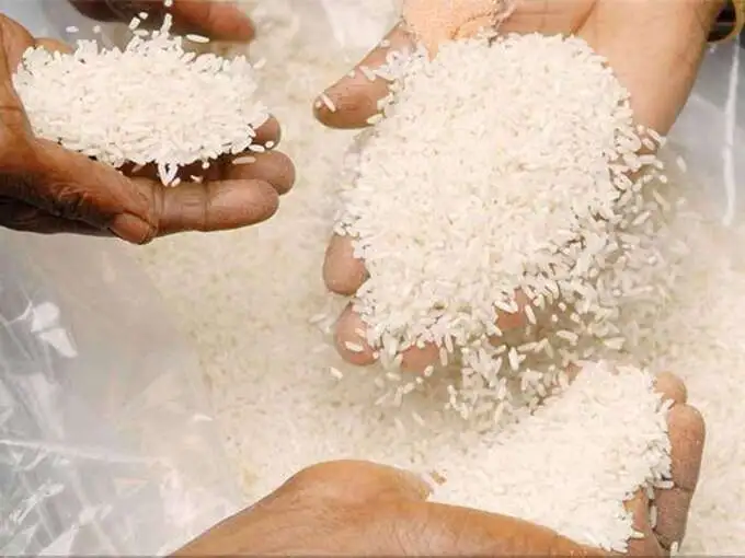 100 கிராம் அரிசியில் எனர்ஜி (ஆற்றல்) 170 கிராம் புரோட்டீன் 3 கிராம்