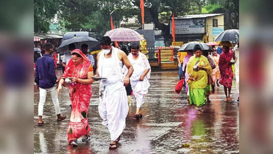 ब्रह्मगिरीच्या अंगणी बरसल्या श्रावणसरी..!