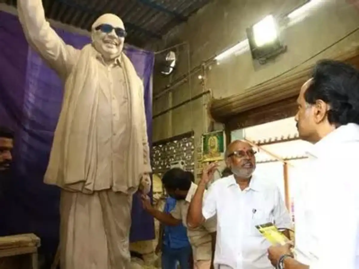 anna salai karunanidhi statue: அண்ணா சாலையில் கருணாநிதிக்கு சிலை...  வீரமணியின் விருப்பத்தை நிறைவேற்றும் ஸ்டாலின்! - karunanidhi statue will be  placed in chennai anna salai soon mk ...