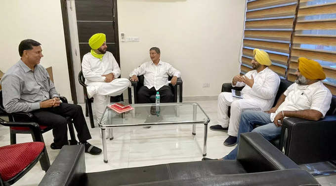 Chandigarh, Aug 31 (ANI): Punjab Congress in-charge Harish Rawat meets PPCC pres...