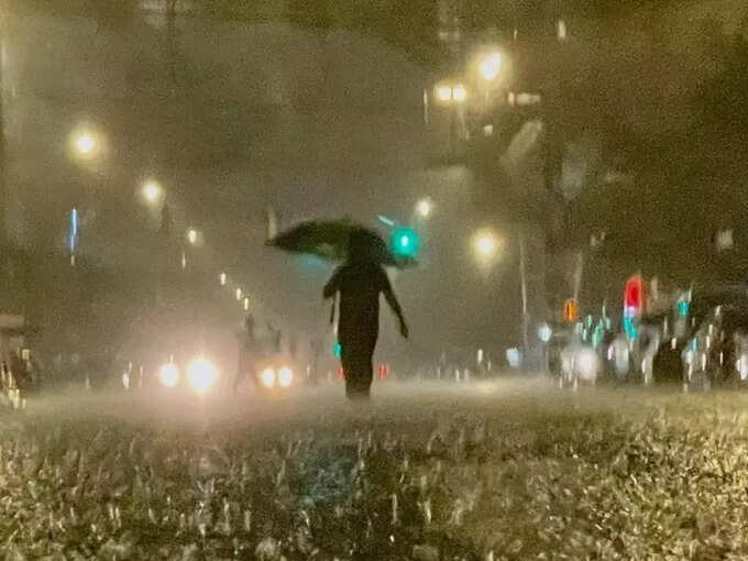 Flash flooding in New York: Car in flood... navbharat times