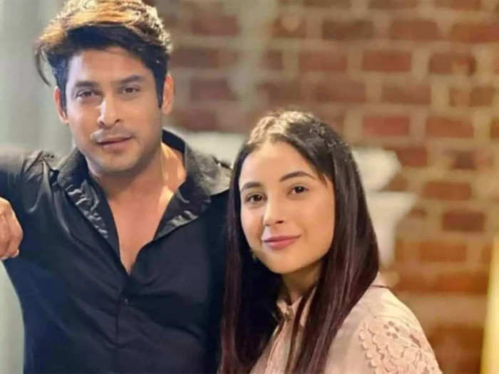 Sidharth Shukla Died On Shehnaaz Gill Lap? She Was Reportedly By His Side,  He Slept On Her Lap And Passed Away - à¤¸à¤¿à¤¦à¥à¤§à¤¾à¤°à¥à¤¥ à¤¶à¥à¤à¥à¤²à¤¾ à¤à¥ à¤®à¥à¤¤ à¤à¥ à¤µà¤à¥à¤¤ à¤ªà¤¾à¤¸  à¤¹à¥ à¤®à¥à¤à¥à¤¦ à¤¥à¥à¤