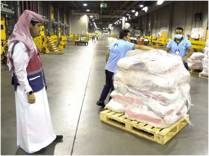 qatar delivers food and medical aid to kabul