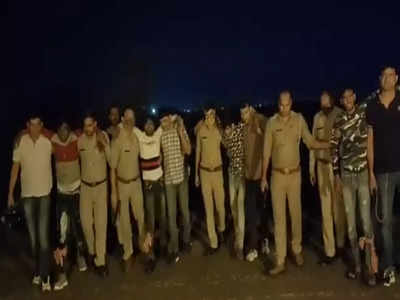Encounter in Noida: नोएडा पुलिस को बड़ी कामयाबी, देर रात मुठभेड़ के बाद 4 बदमाश गिरफ्तार