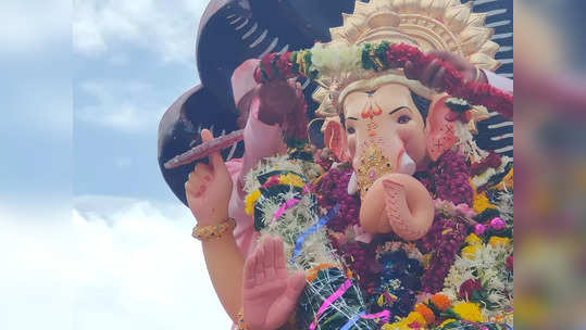 ना ढोल-ताशांचा गजर, ना भक्तांची गर्दी; लालबागचा राजाला भावपूर्ण निरोप