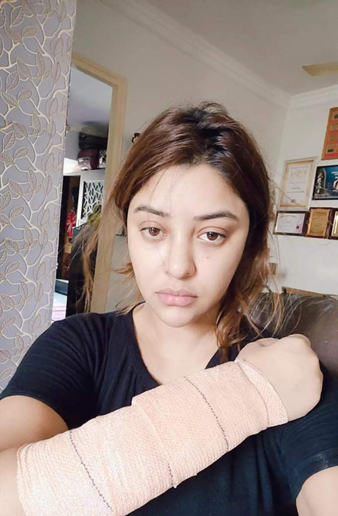 Payal Ghosh has been attacked and she escapes it with minor injuries