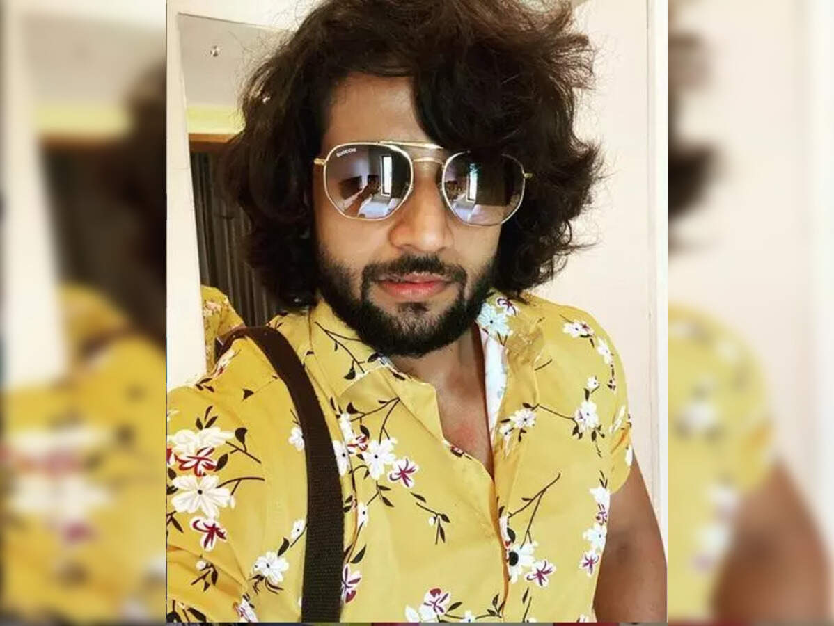 Sabareesh Prabhaker life story: 'അച്ഛനും അമ്മയ്ക്കും 15 കൊല്ലത്തെ കാത്തിരിപ്പിന് ശേഷം കിട്ടിയ ആളാണ്, മ്യൂസിക്കൽ ലൈഫ് ശരിയായപ്പോൾ വിവാഹ ജീവിതം ...