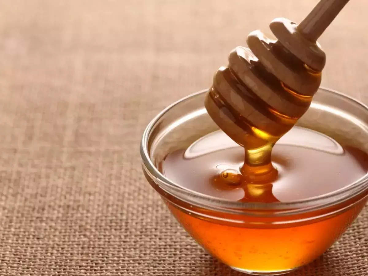 honey side effects: honey is not good for health when consume with leman  tea and hot milk it become sweet poison says ayurvedic doctor - Honey side  effects: गर्म दूध- लेमन टी