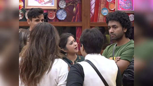 Bigg Boss Marathi Live- टास्क जिंकण्यासाठी मिरचीची धुरी द्यायचीही गायत्री दातारची तयारी