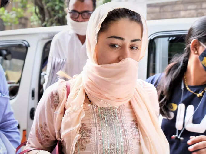 शबाना सईद शबाना सईद