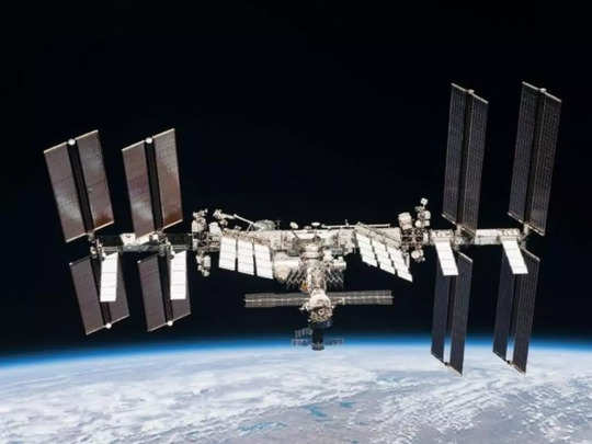 एक बार फिर स्पेस स्टेशन के लिए 'सिरदर्द' बना रूस, अंतरिक्ष में अपनी जगह से खिसका आईएसएस 