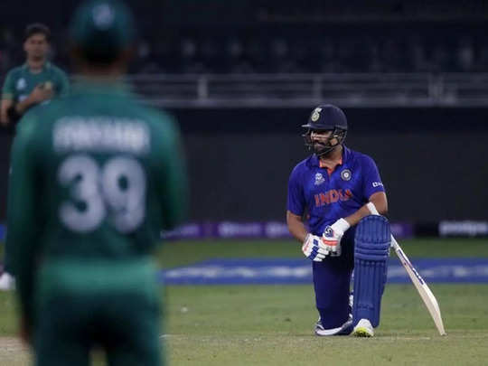 मैच से पहले घुटनों पर क्‍यों बैठे भारतीय खिलाड़ी? जानें क्‍या था माजरा 
