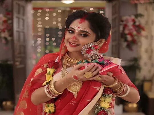 mithai today episode, পড়ে গিয়ে পায়ে চোট পেলেন সৌমিতৃষা - mithai serial  actress soumitrisha kundu got hurt - Eisamay