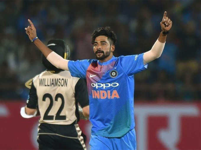 Who is Mohammed Siraj The Young Indian Cricketer Son of An Auto Driver And  His Friendship With Virat Kohli Australia Tour - Navbharat Times  Photogallery