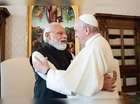 PHOTO : पंतप्रधान मोदींकडून पोप फ्रान्सिस यांना भारतात येण्याचं निमंत्रण 