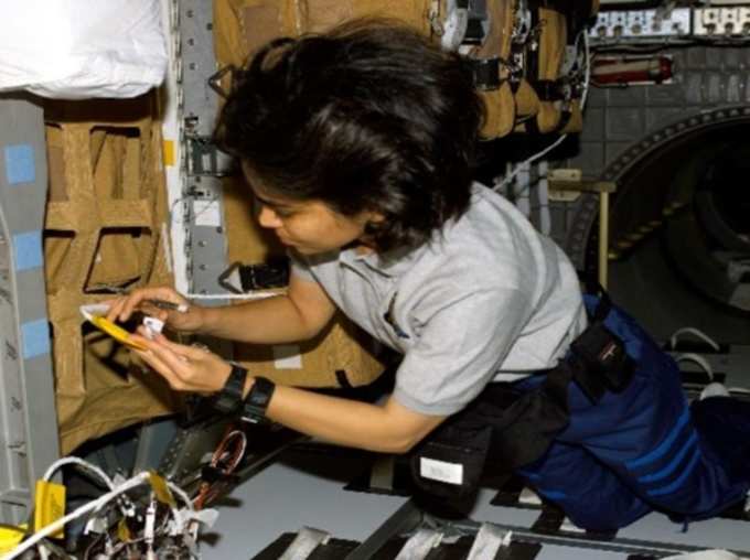 kalpana chawla at space station 