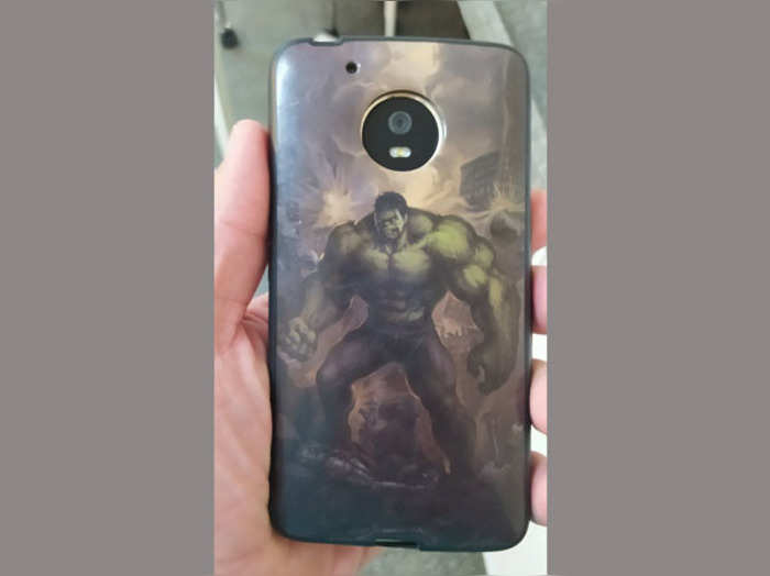 man survives armed robbery after motorola phone in the hulk themed case deflect bullet in brazil