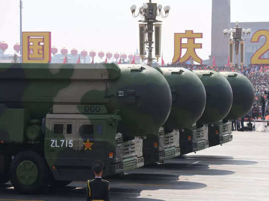 चीन तेजी से बढ़ा रहा परमाणु हथियारों का जखीरा, 2030 तक 1000 एटम बम बनाने का लक्ष्य : रिपोर्ट 