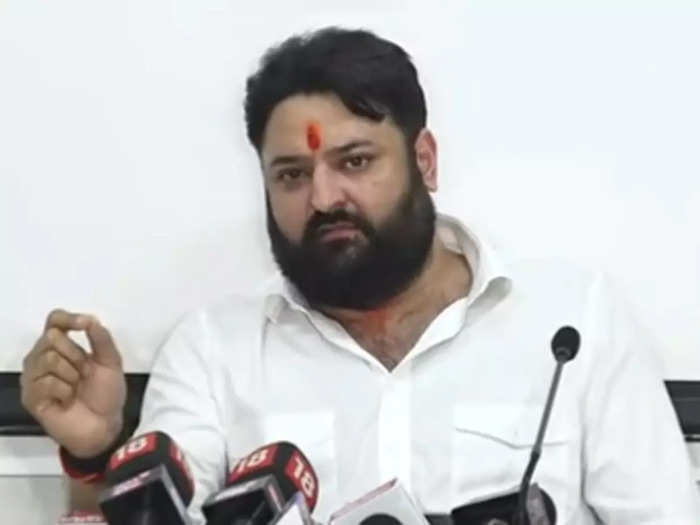 mohit kamboj has made a sensational allegation that sunil patil is a ncp activist and is the mastermind of the aryan khan case
