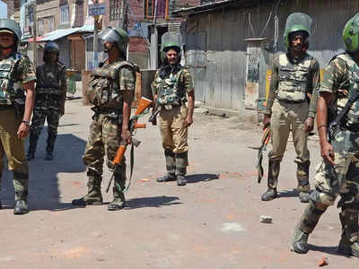 Jammu-Kashmir News: कश्‍मीर में टारगेट किलिंग पर मोदी सरकार सख्‍त, CAPF के 5500 और जवान किए तैनात 