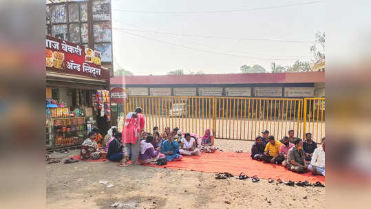 सांगलीत आणखी १०२ एसटी कर्मचाऱ्यांवर निलंबनाची कारवाई; कर्मचारी आंदोलनावर ठाम