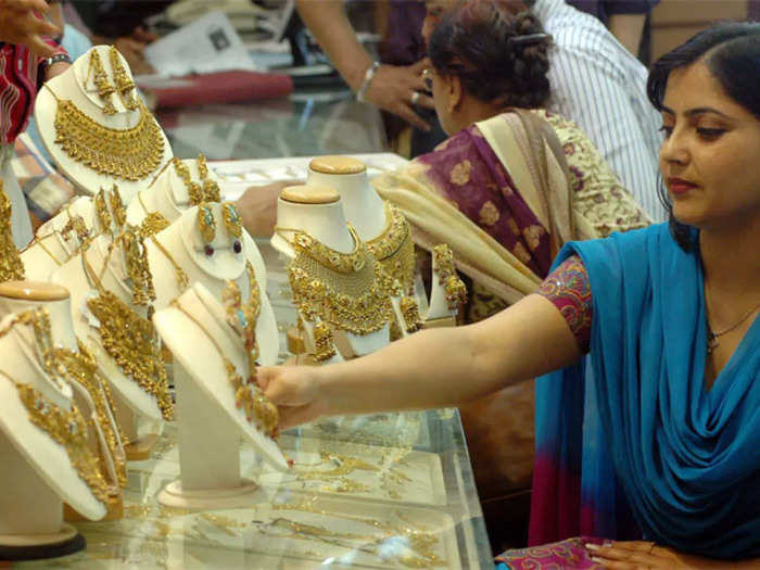 gold price fall: gold declines marginally, silver price also falls